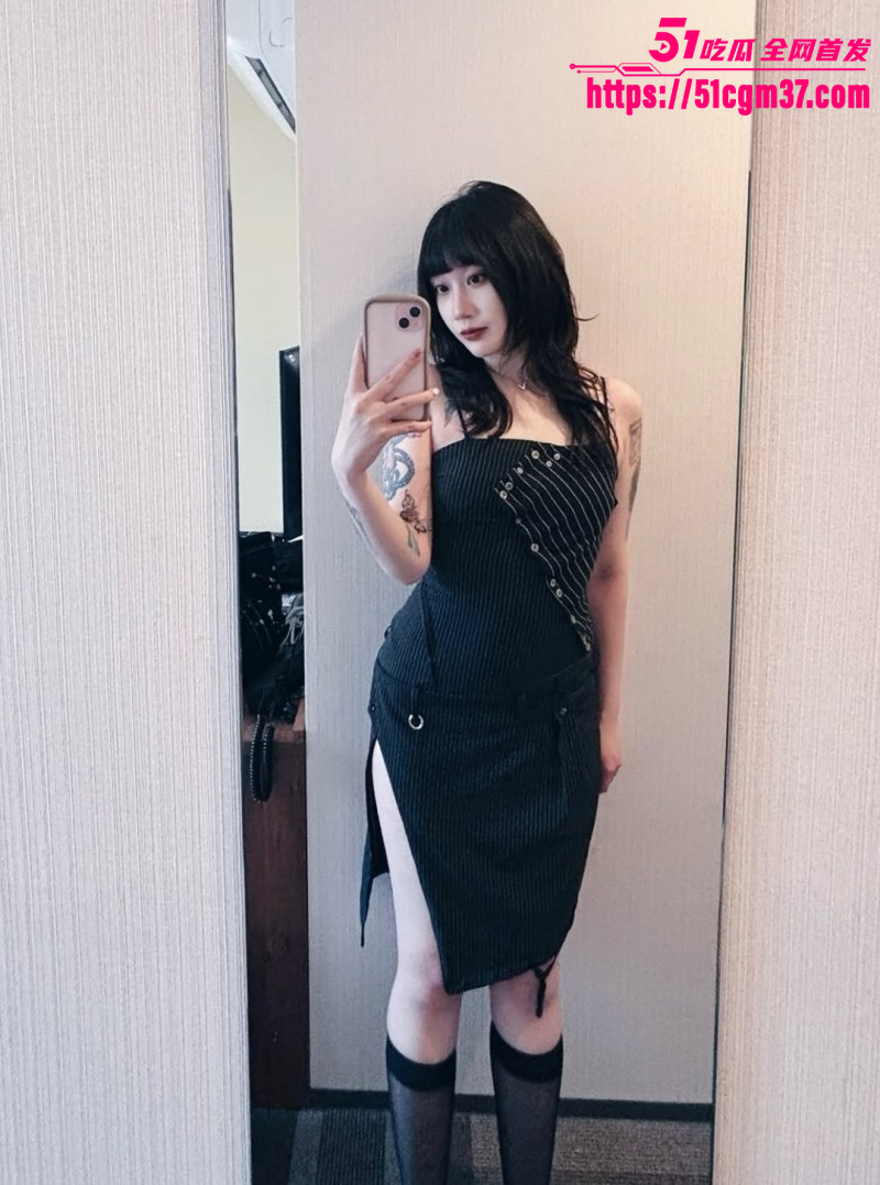 纹身小网美 rouu 性爱自拍 2 纹身小网美 rouu 性爱自拍 2