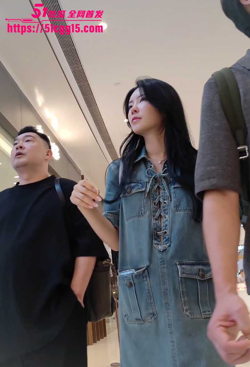 最新抄底无内整容网红脸美女一线天美鲍3拷贝 最新抄底无内整容网红脸美女一线天美鲍3拷贝