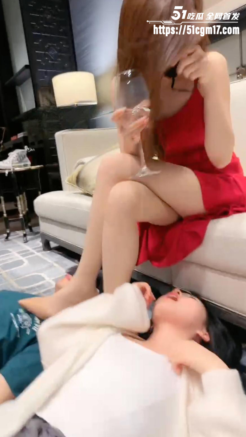 3 3