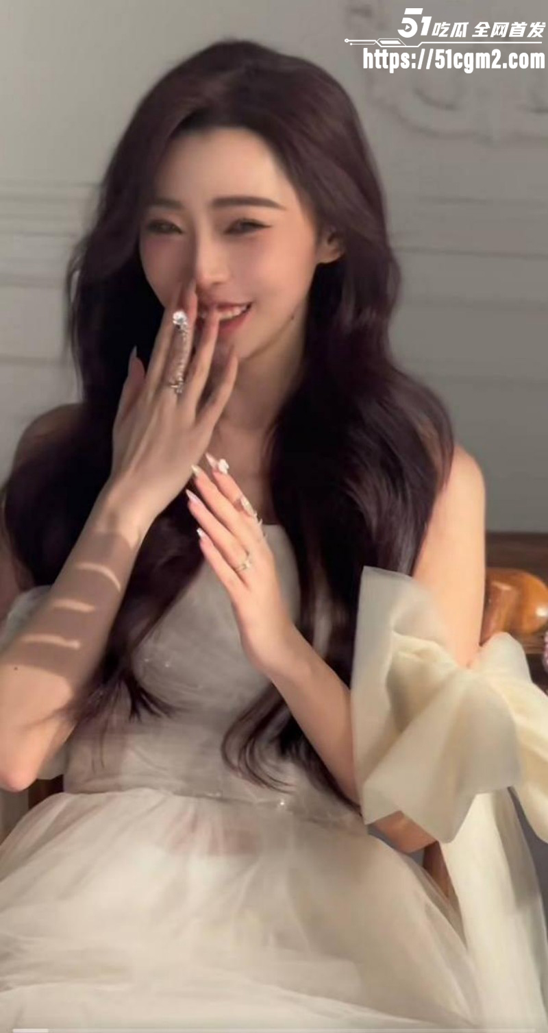 猫妹妹被前助理芳酱曝光07 猫妹妹被前助理芳酱曝光07