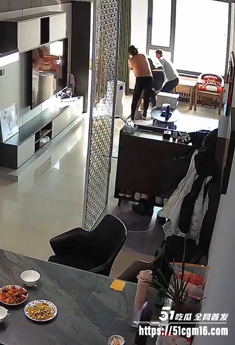 千万大V张百乔家暴视频被扒 39 拷贝 千万大V张百乔家暴视频被扒 39 拷贝