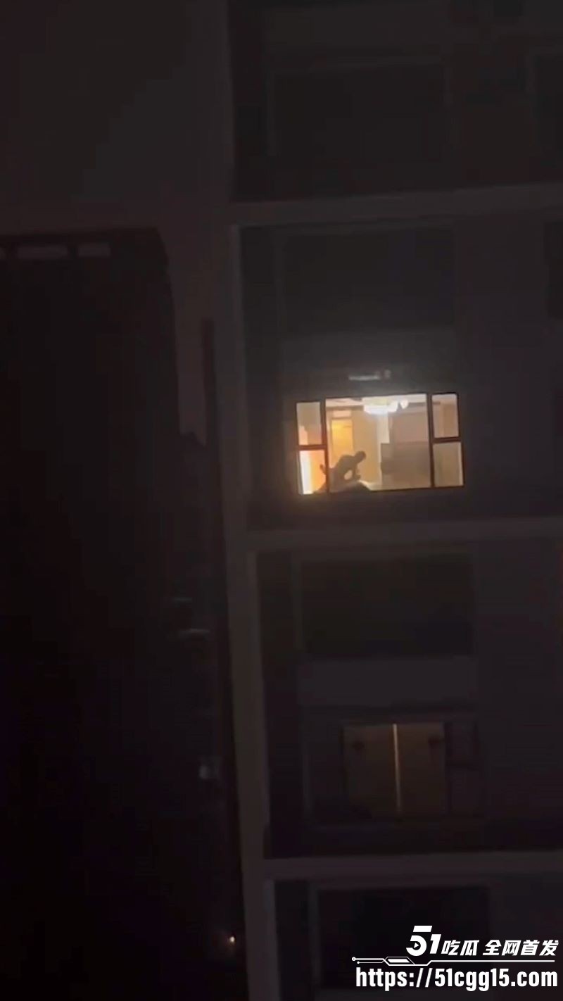 深夜惊现偷拍寂寞少女 3 深夜惊现偷拍寂寞少女 3