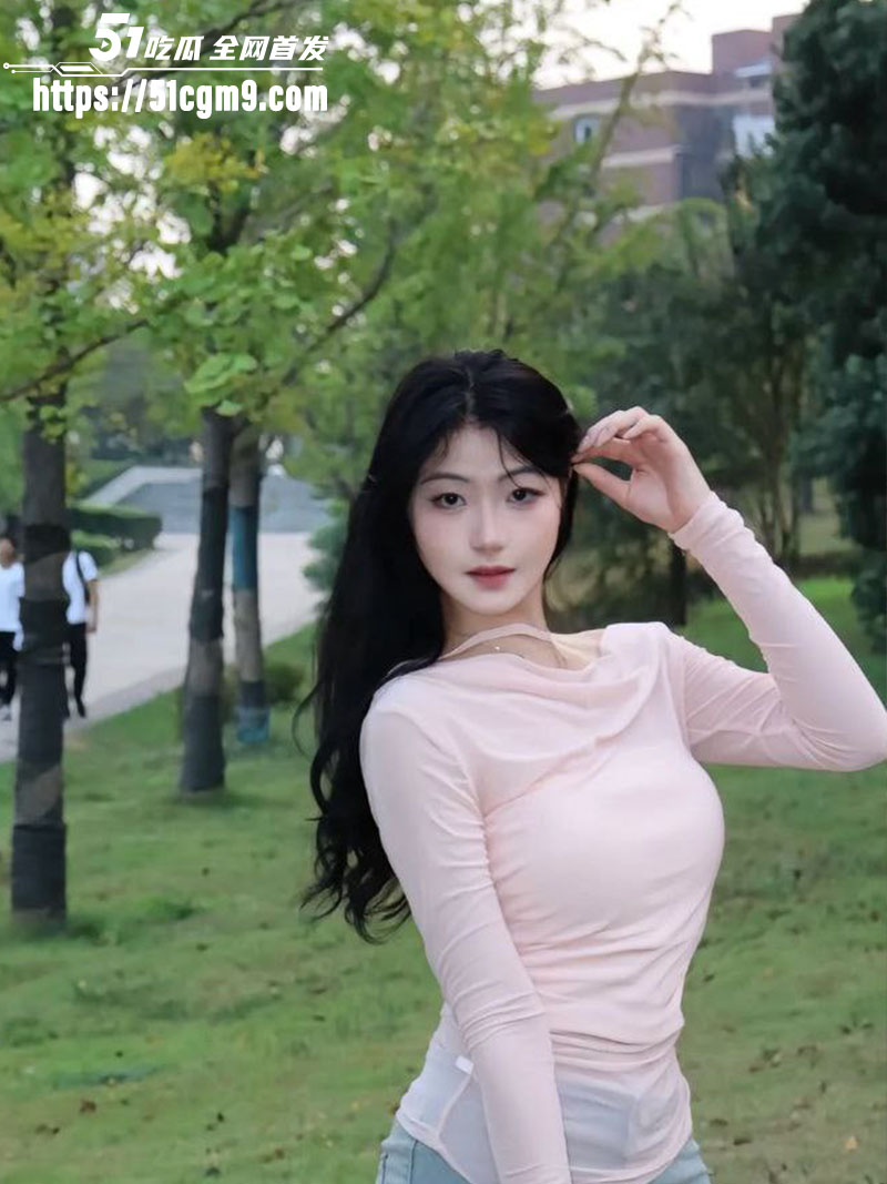 小红书美妆博主被土豪重金包养 逐渐调教成淫荡骚婊子 跪舔大屌手指调教翘臀求操 彻底母狗化! 小红书美妆博主被土豪重金包养 逐渐调教成淫荡骚婊子 跪舔大屌手指调教翘臀求操 彻底母狗化!