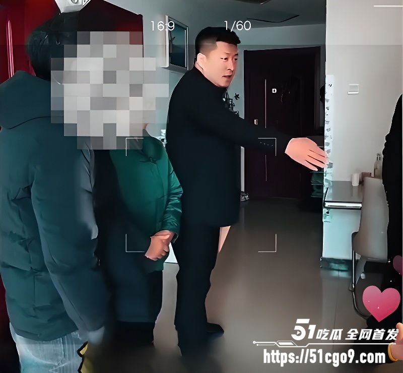 公公搞大儿媳肚子 4 公公搞大儿媳肚子 4