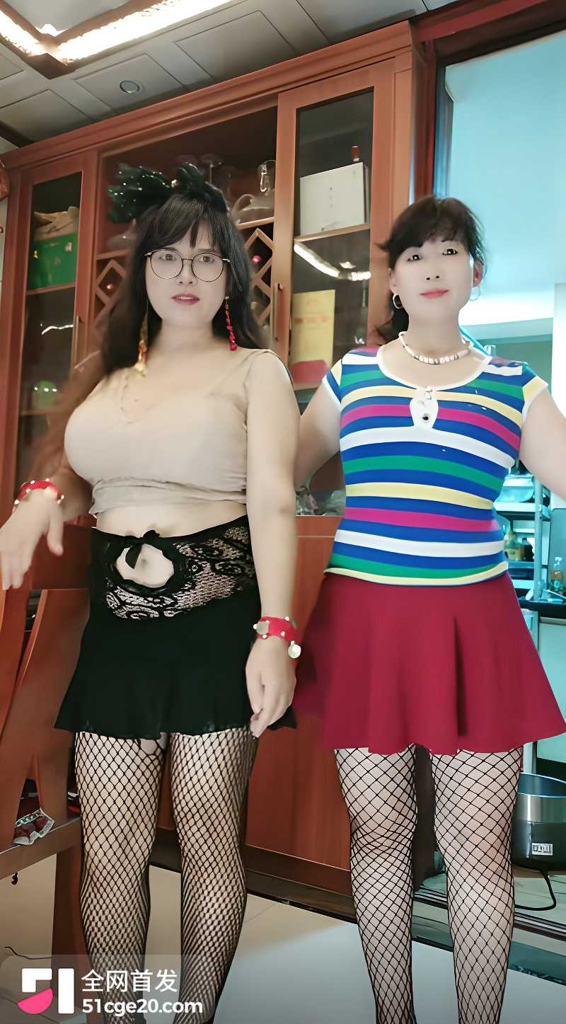 熟女网红 瑰资紫南 裸聊福利 2 熟女网红 瑰资紫南 裸聊福利 2