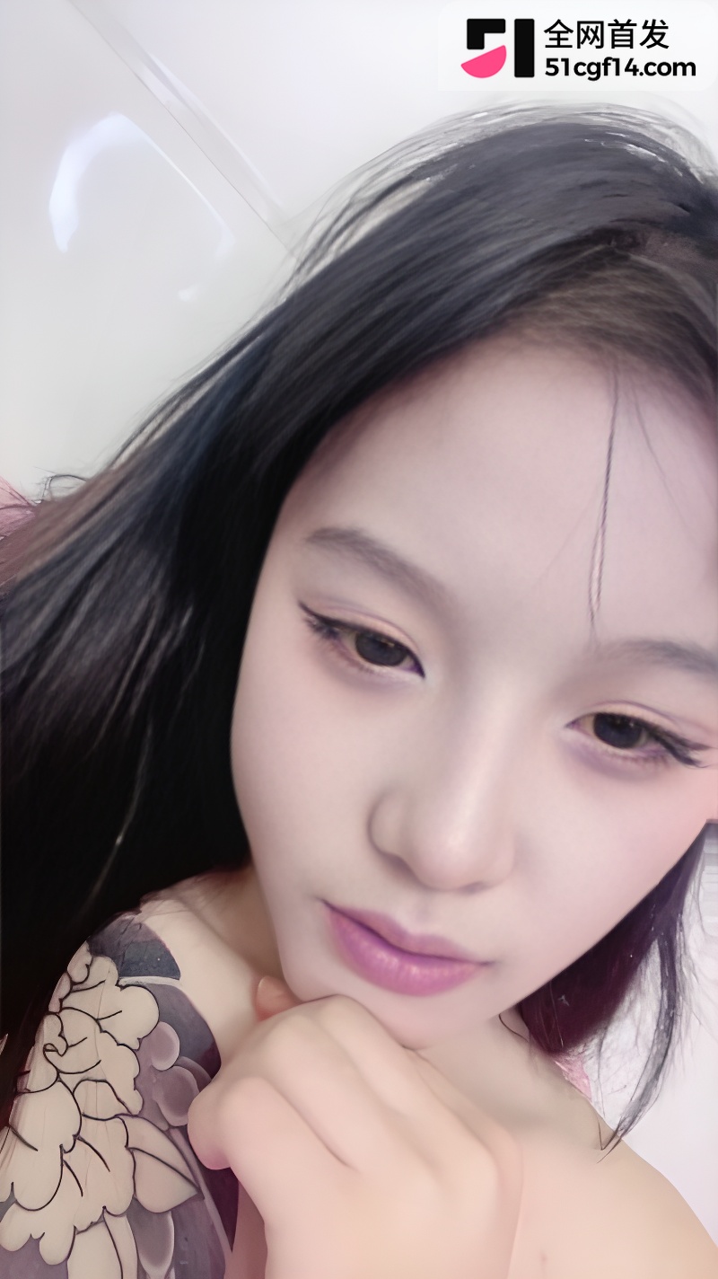 花臂精神小妹 赖萱 直播大秀 2 花臂精神小妹 赖萱 直播大秀 2