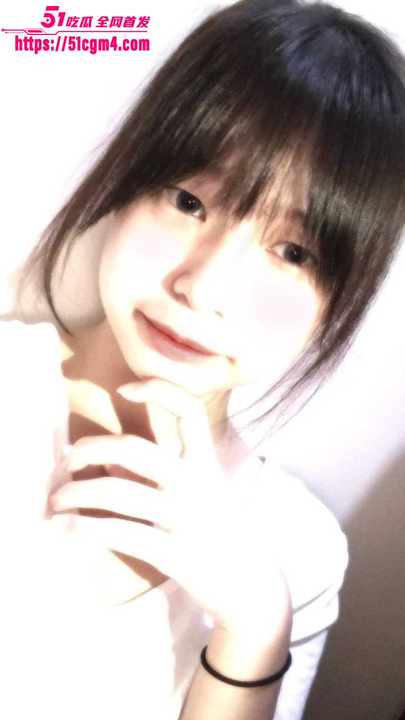 06年大奶学生妹 金主高价定制裸舞 1 06年大奶学生妹 金主高价定制裸舞 1