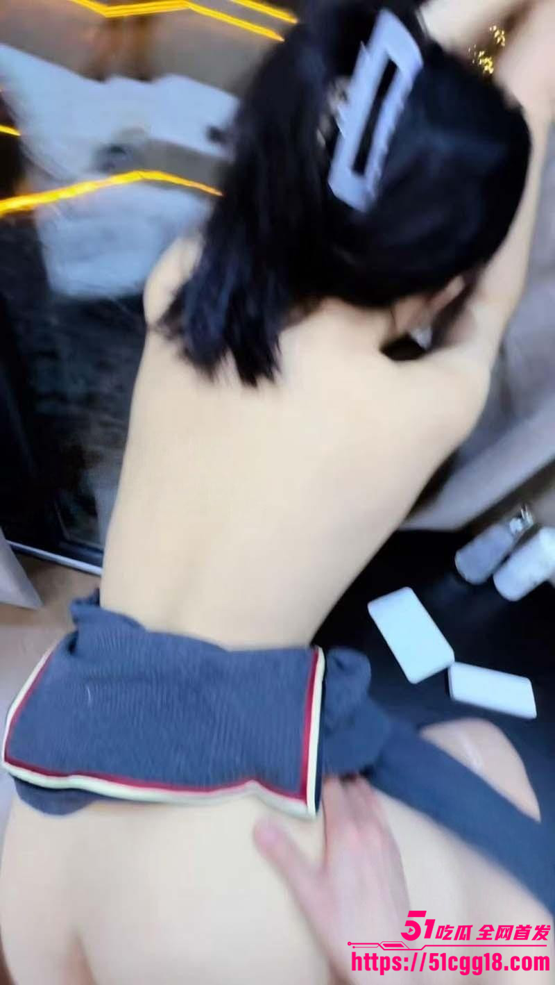 意淫自己妹妹落地窗前暴操妹妹010 意淫自己妹妹落地窗前暴操妹妹010