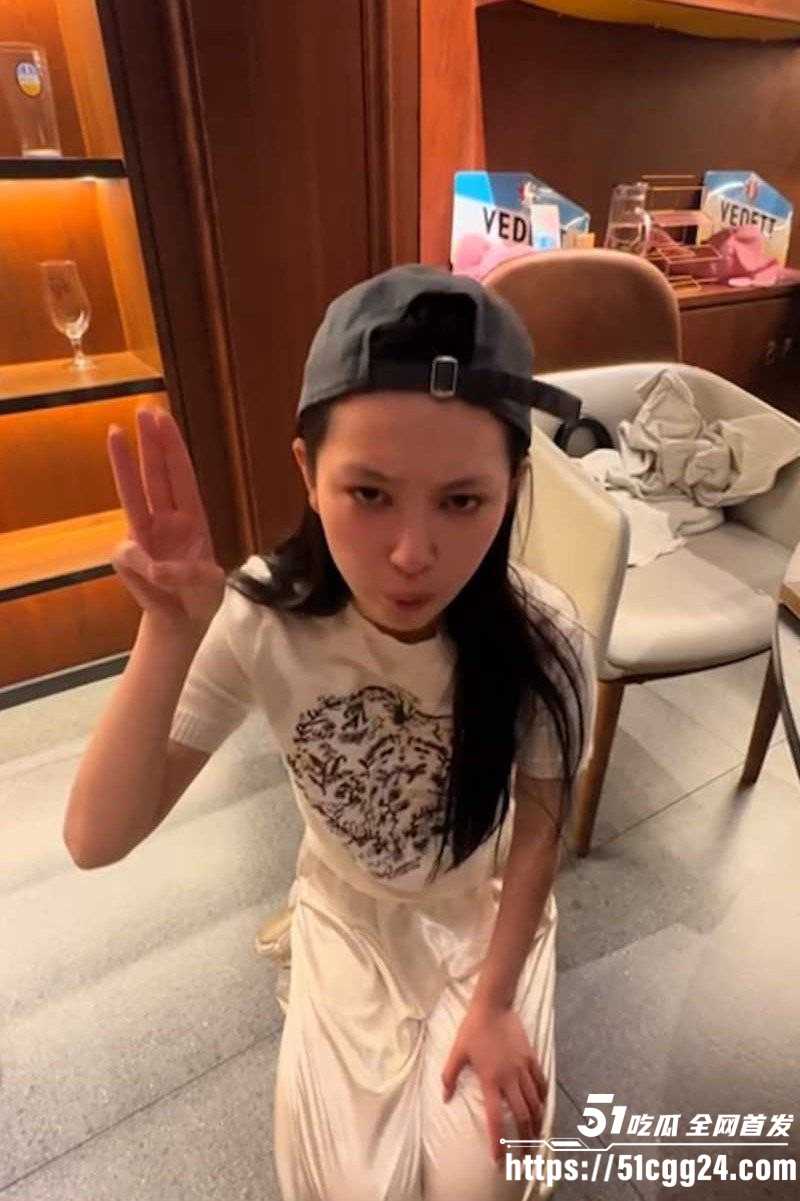 山东王晓迪出轨跪地发毒誓事件04 山东王晓迪出轨跪地发毒誓事件04