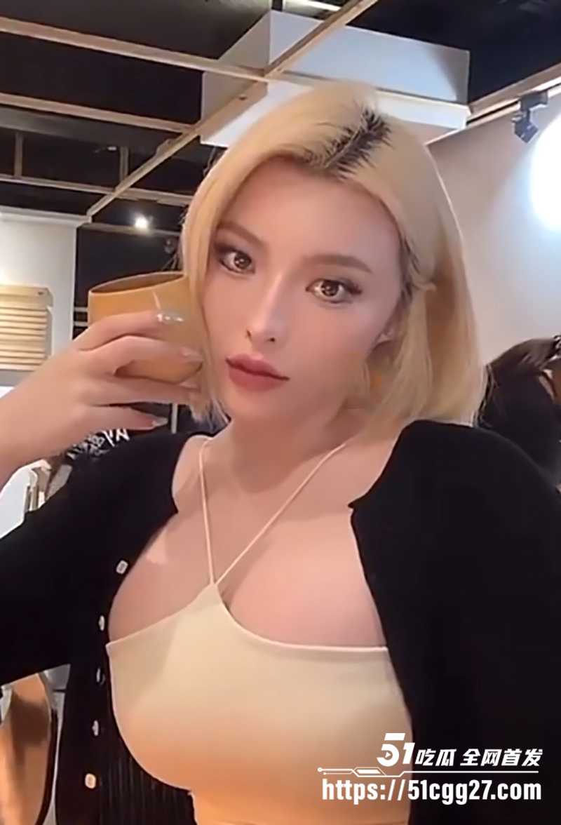 推特网红kitty沉浸式感受极品女神地下车库口交第一视角视频流出1拷贝 推特网红kitty沉浸式感受极品女神地下车库口交第一视角视频流出1拷贝
