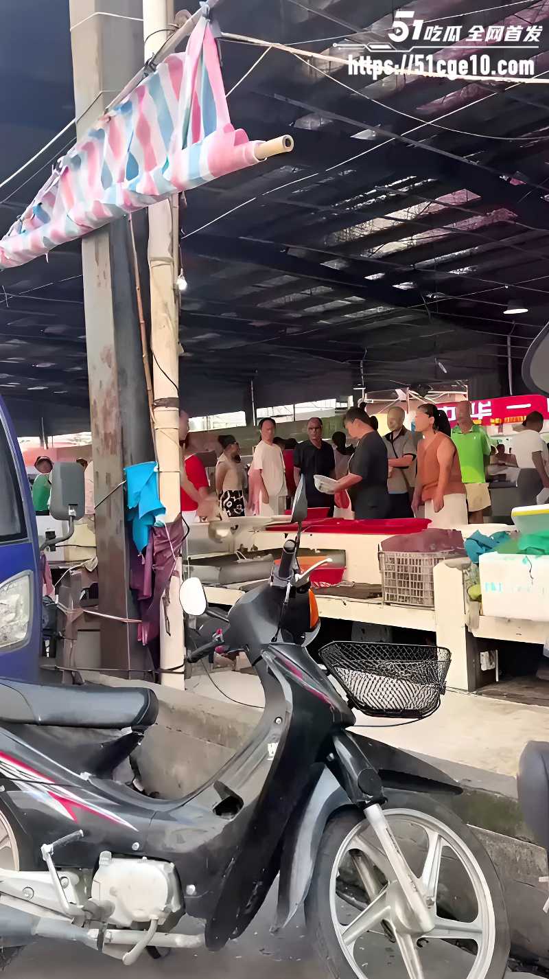 湖北天门麻洋镇菜市场直接开打 1 湖北天门麻洋镇菜市场直接开打 1