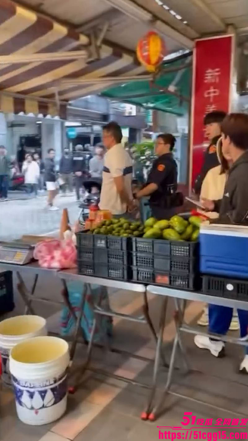 台北捷运27岁通缉犯张文投烟雾弹随机砍人 3 台北捷运27岁通缉犯张文投烟雾弹随机砍人 3
