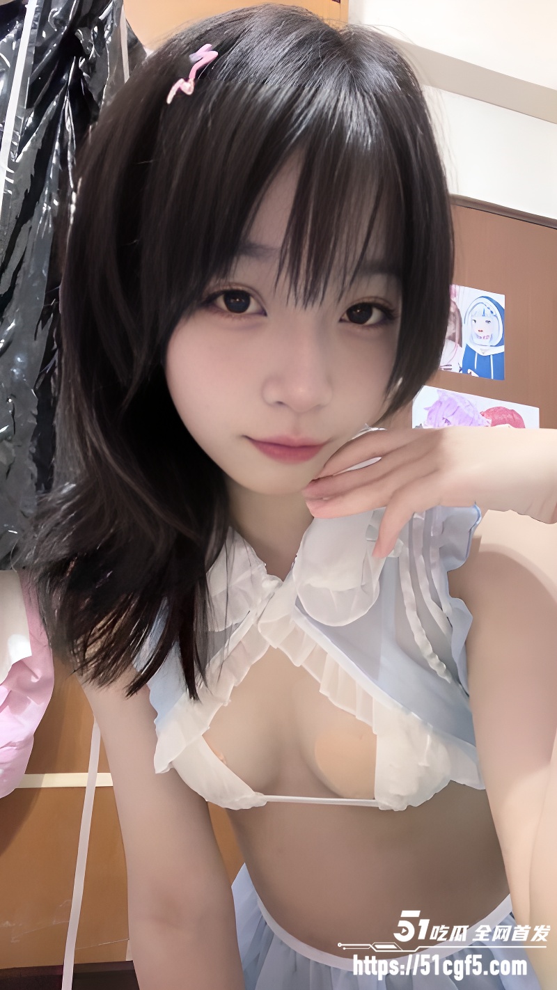 高颜值小骚货惨遭裸聊调教 1 高颜值小骚货惨遭裸聊调教 1