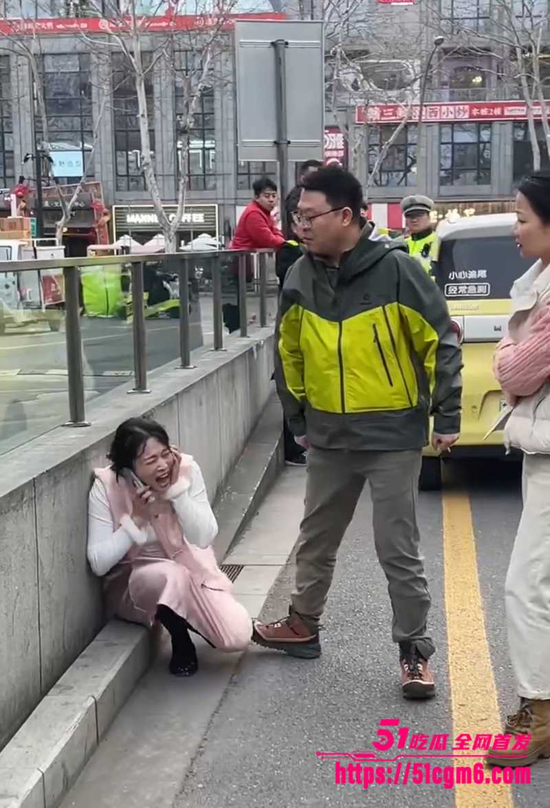 江苏扬州路怒症遇碰瓷姐视频曝光 6 拷贝 江苏扬州路怒症遇碰瓷姐视频曝光 6 拷贝
