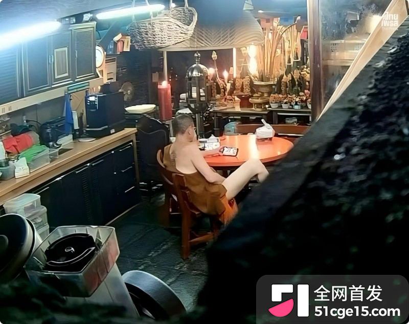 泰国淫僧 阿赞初 狂圈9200万善款包养情人16 泰国淫僧 阿赞初 狂圈9200万善款包养情人16