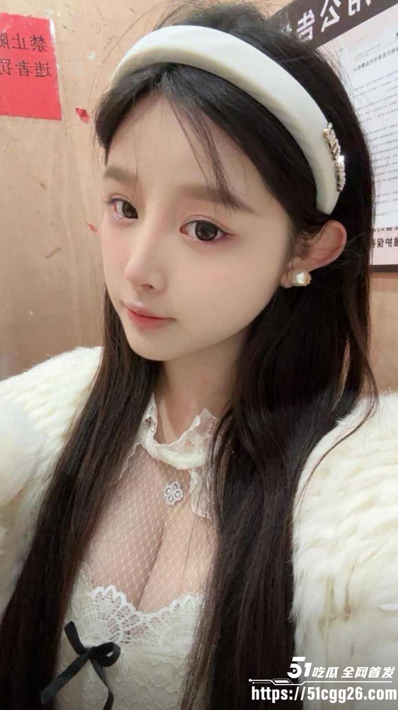 抖音网红兔兔baby与金主裸聊自慰06 抖音网红兔兔baby与金主裸聊自慰06
