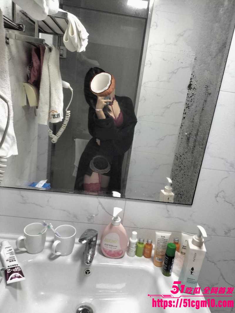 精厕卖逼妓女 肖博美 绿帽老公陪玩3P 2 精厕卖逼妓女 肖博美 绿帽老公陪玩3P 2