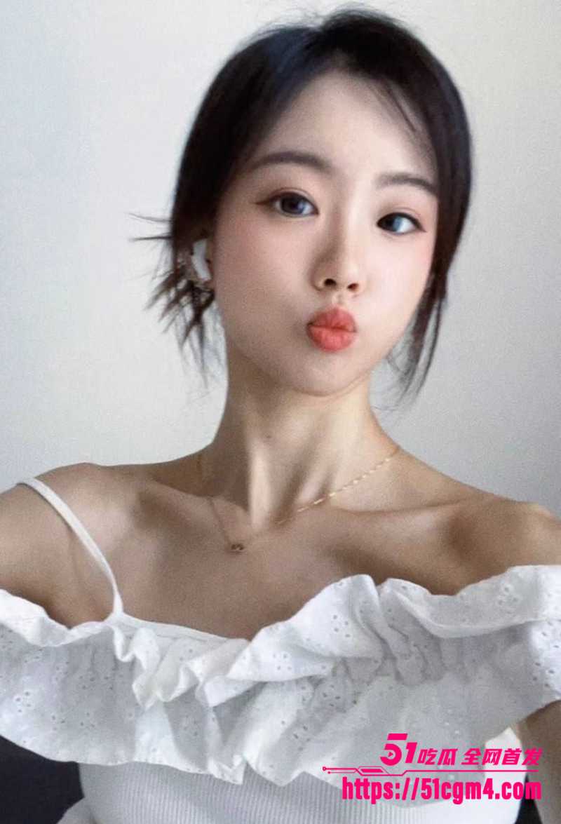 极品高颜值肥臀小美女不雅视频曝光 3 拷贝 极品高颜值肥臀小美女不雅视频曝光 3 拷贝