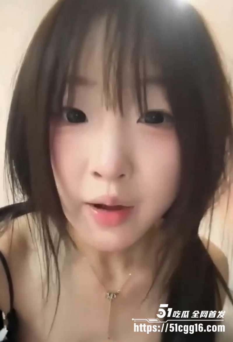 稚嫩萝莉卡卡西直播诱惑逼脸同框视频流出1拷贝 稚嫩萝莉卡卡西直播诱惑逼脸同框视频流出1拷贝