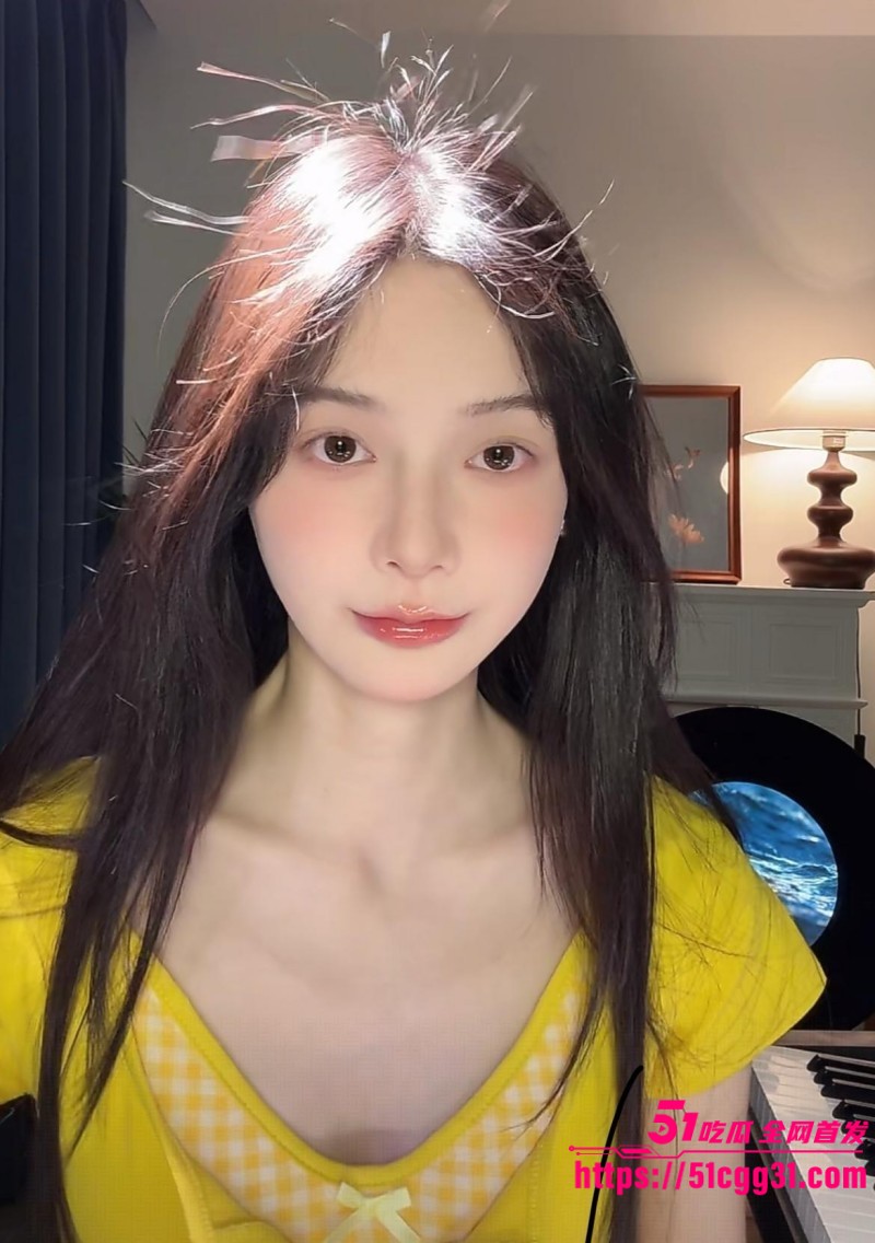抖音百万网红 一只海螺 走光视频流出 宽松睡衣粉嫩乳头清晰可见 扁平美乳骨感诱惑十足 6 抖音百万网红 一只海螺 走光视频流出 宽松睡衣粉嫩乳头清晰可见 扁平美乳骨感诱惑十足 6