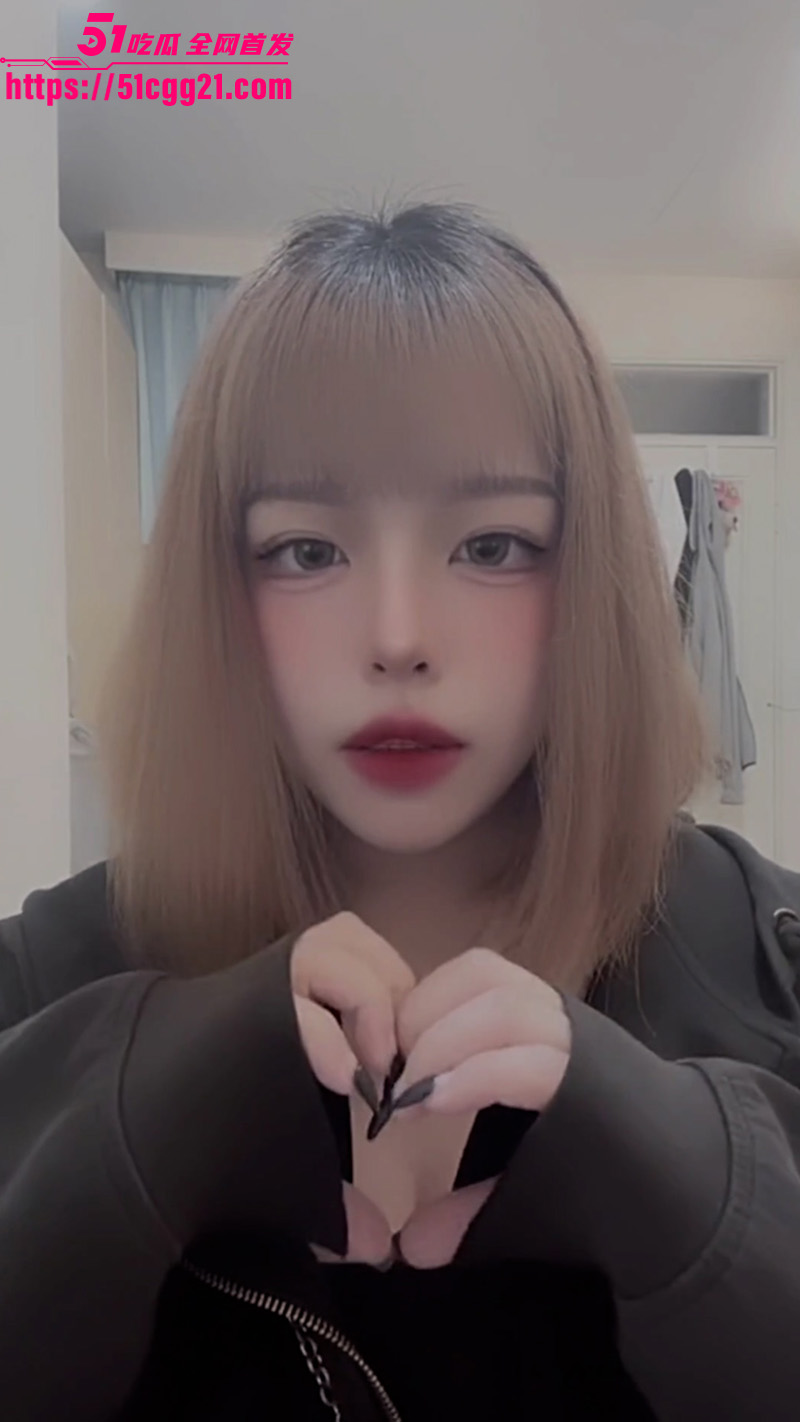TikTok网红小七七2 TikTok网红小七七2