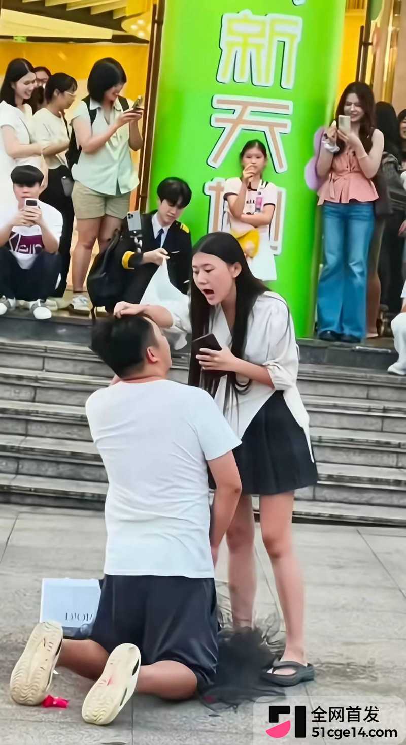 广西南宁朝阳广场目森眼镜求婚视频06 广西南宁朝阳广场目森眼镜求婚视频06