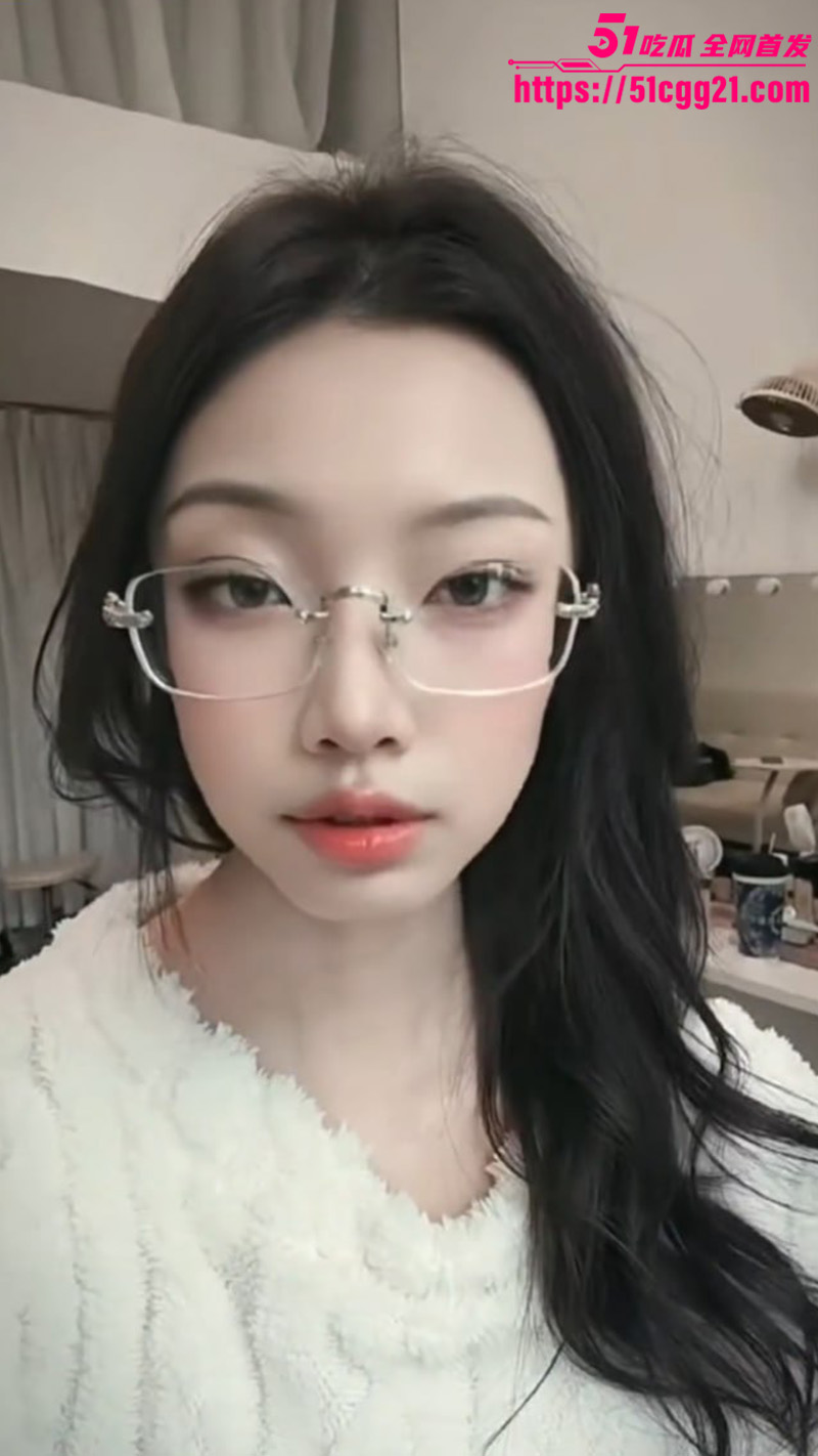 极品网红角落里的鼠鼠4 极品网红角落里的鼠鼠4