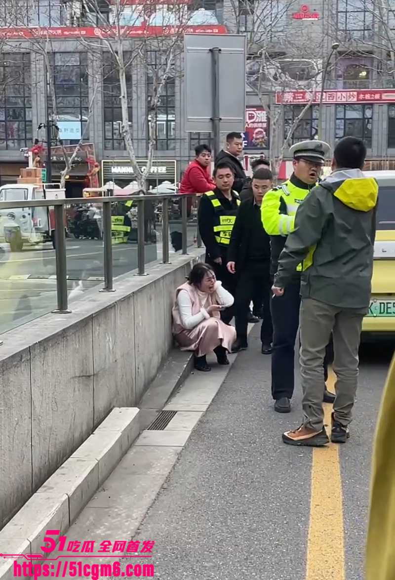 江苏扬州路怒症遇碰瓷姐视频曝光 7 拷贝 江苏扬州路怒症遇碰瓷姐视频曝光 7 拷贝