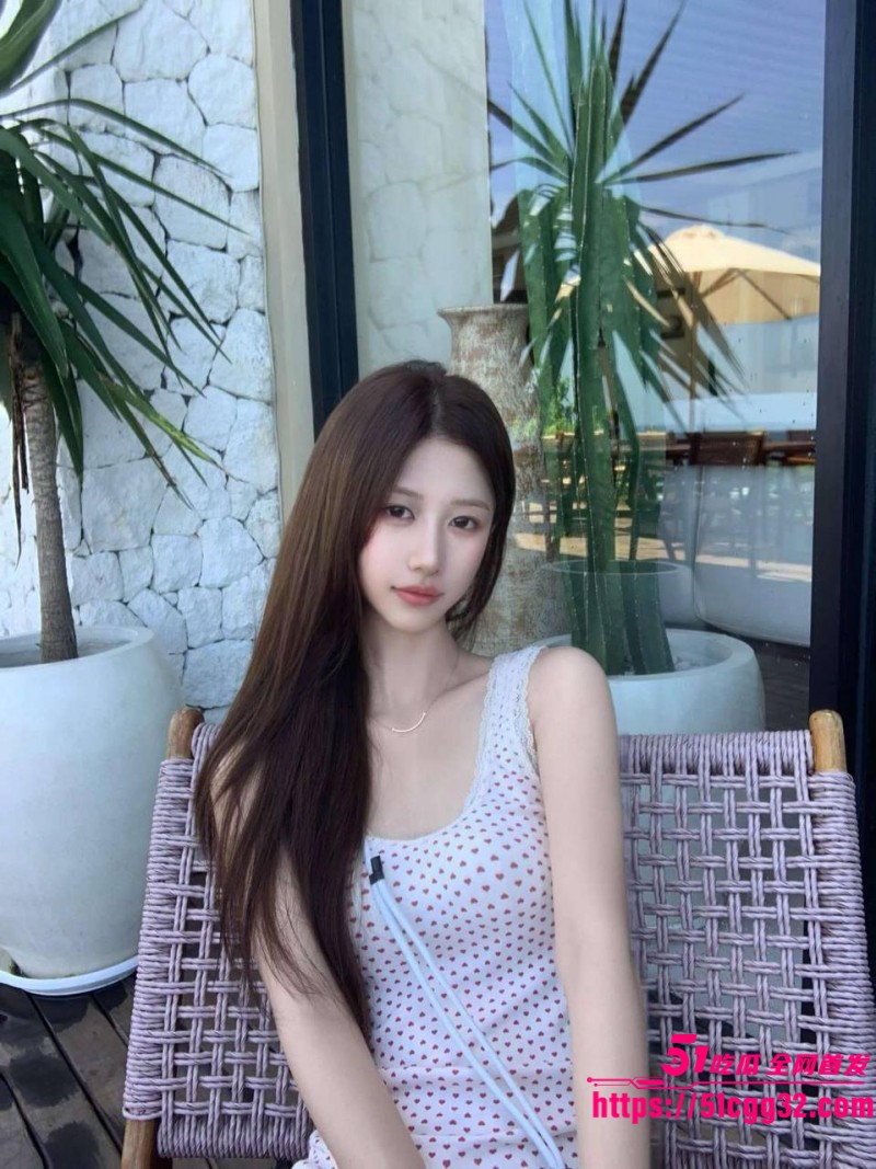 高颜御姐 雅小姐 性爱新作流出 身穿开裆丝袜跪舔主任大屌 主动骑乘上位精液射满骚穴 1 高颜御姐 雅小姐 性爱新作流出 身穿开裆丝袜跪舔主任大屌 主动骑乘上位精液射满骚穴 1