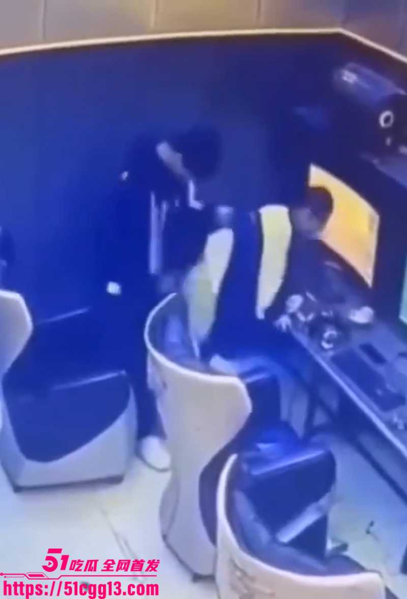湖南邵阳塘渡口小情侣网吧性爱视频曝光 4 湖南邵阳塘渡口小情侣网吧性爱视频曝光 4