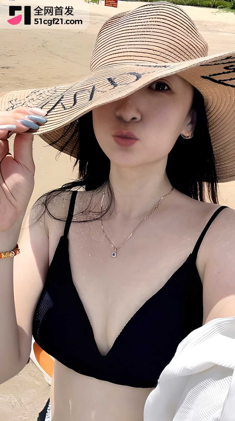 湖北武汉已婚小少妇 邱雨 出轨陪奸夫旅游3 湖北武汉已婚小少妇 邱雨 出轨陪奸夫旅游3