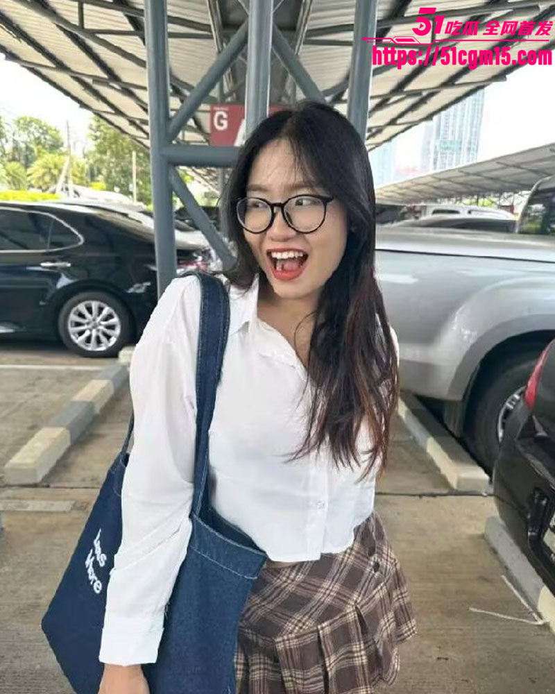 3 3