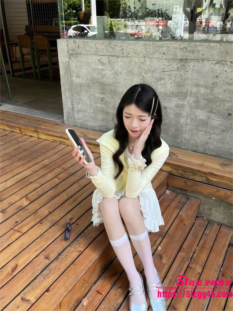 甜美系美少女线下奔现淫荡私拍 4 甜美系美少女线下奔现淫荡私拍 4