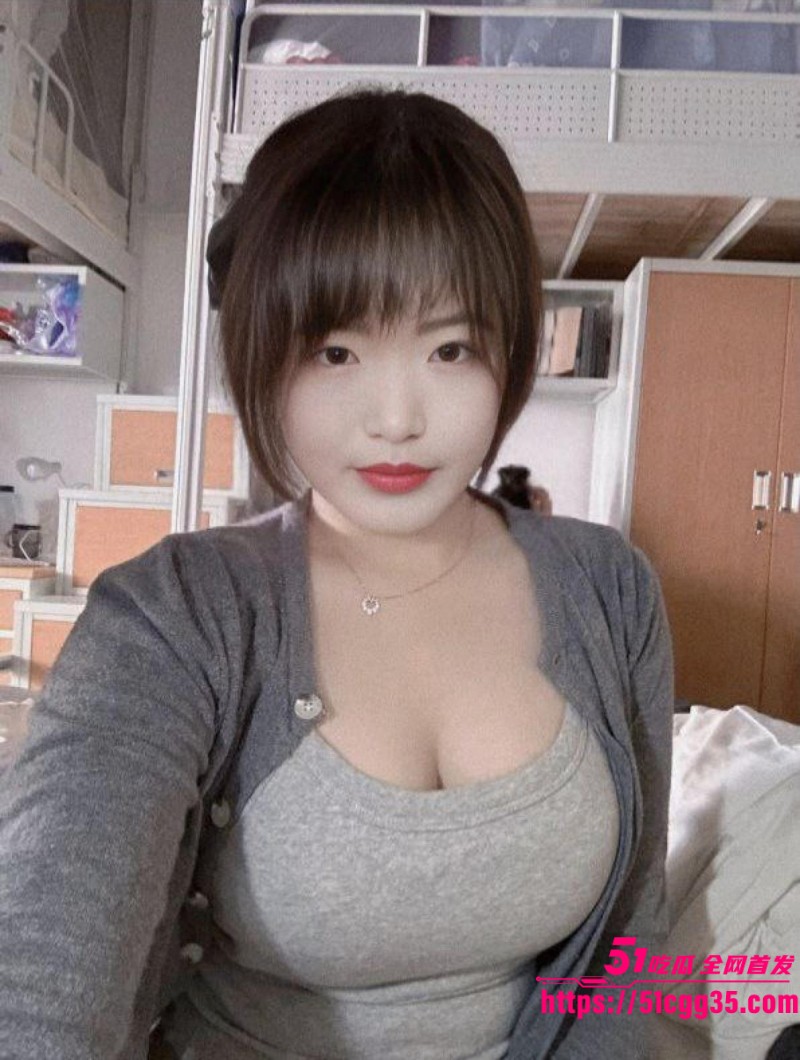 湖南巨乳反差婊 王舒蓉 5000元定制福利 面对镜头展露E罩杯大奶 跳蛋刺激骚穴呻吟骚叫连连 7 湖南巨乳反差婊 王舒蓉 5000元定制福利 面对镜头展露E罩杯大奶 跳蛋刺激骚穴呻吟骚叫连连 7