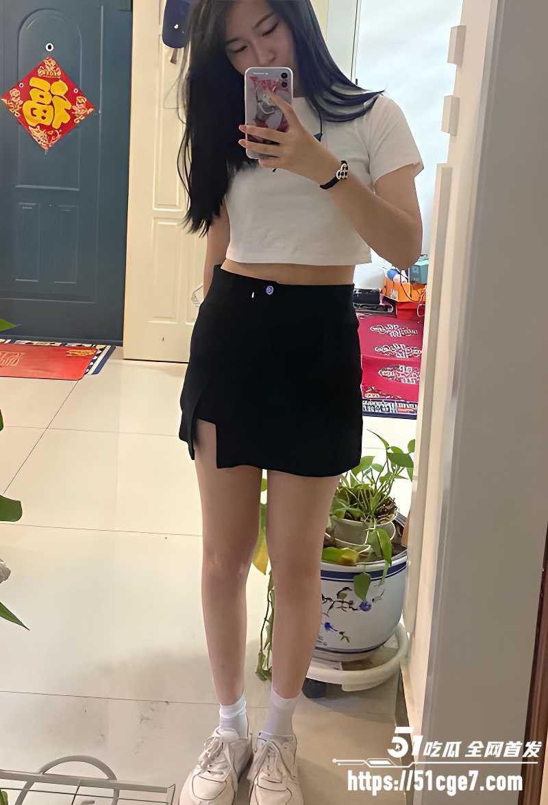西安清纯长发白衣妹刘露露不雅视频曝光 1 西安清纯长发白衣妹刘露露不雅视频曝光 1