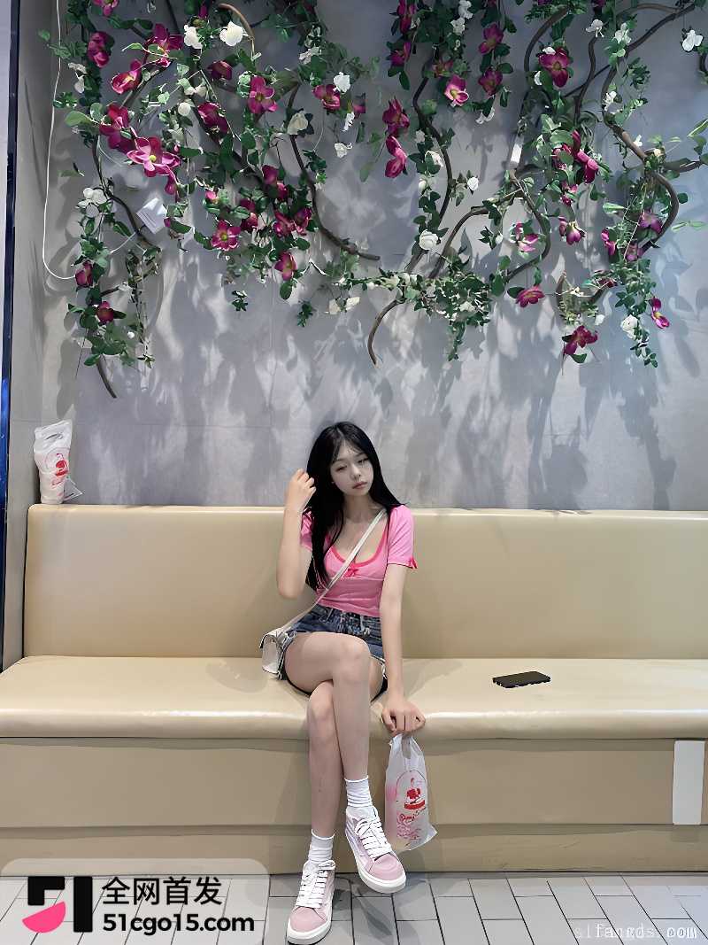 清纯女大学生与金主约炮视频4