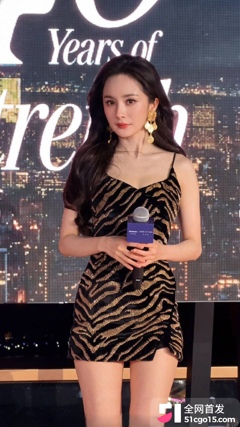 杨幂现身SW思缇韦曼40周年盛典 2 杨幂现身SW思缇韦曼40周年盛典 2
