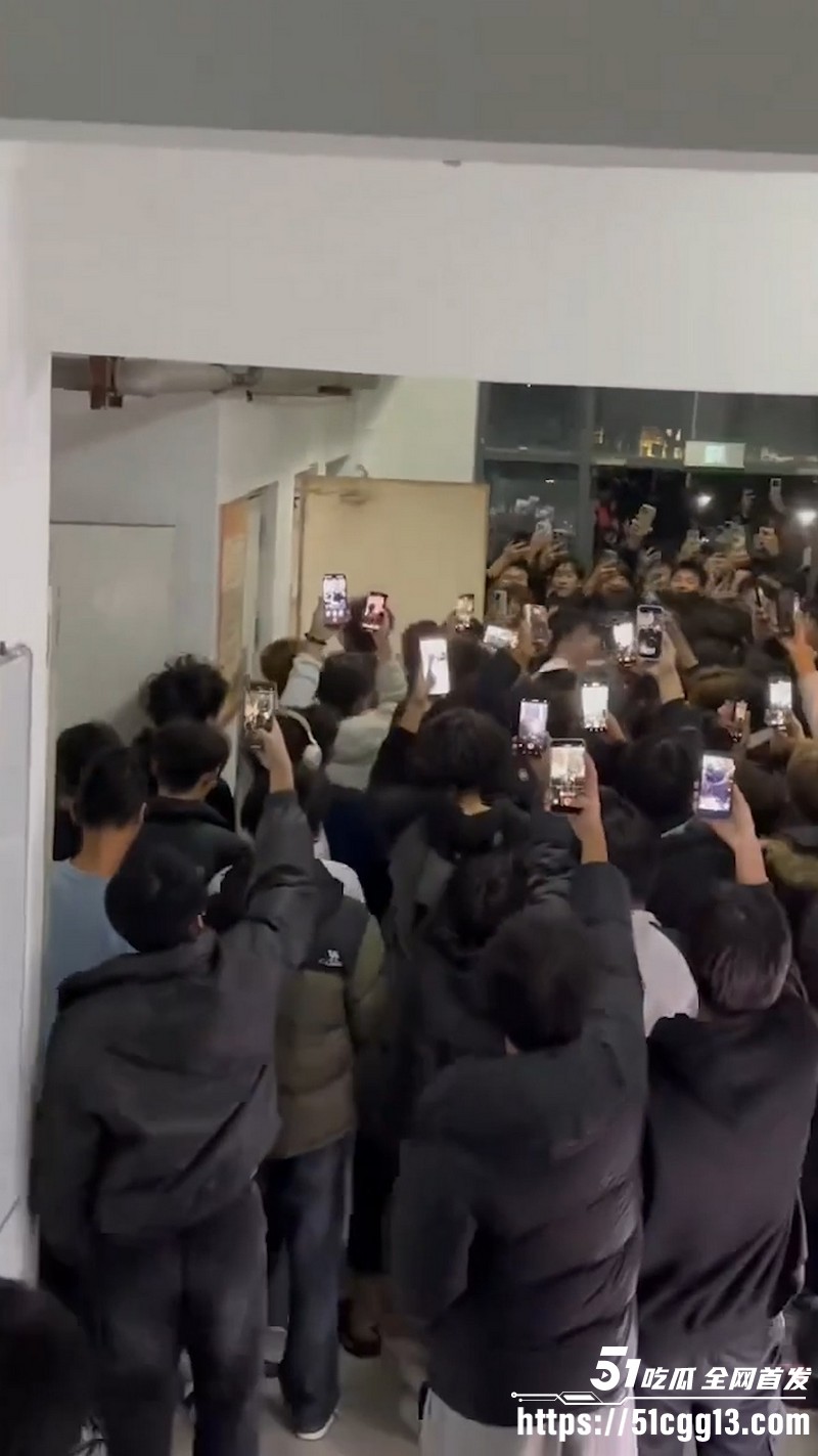 山东外事职业大学大三学生偷外卖翻车 1 山东外事职业大学大三学生偷外卖翻车 1