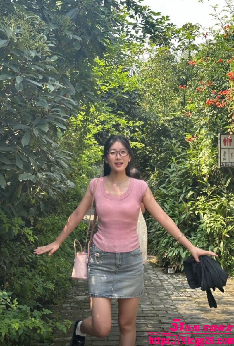山东学校反差老师脚踏三只船 3 山东学校反差老师脚踏三只船 3