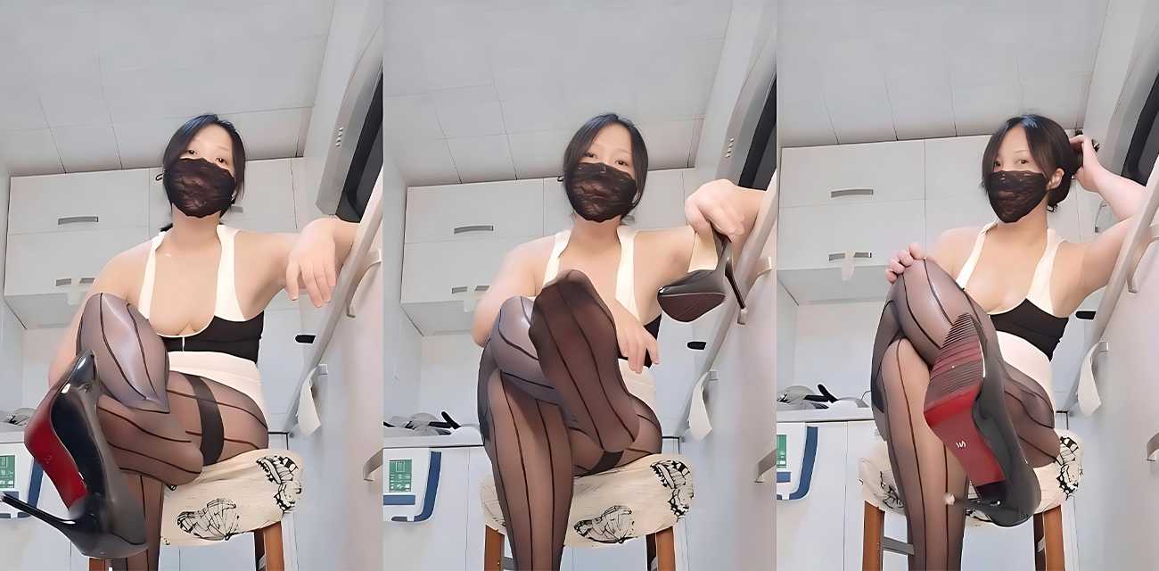 人妻熟女 桃子冰妈妈 福利合集 在儿子背后自慰 各种足交挑逗 大量潮喷刺激视觉 骚话剧情天花板！