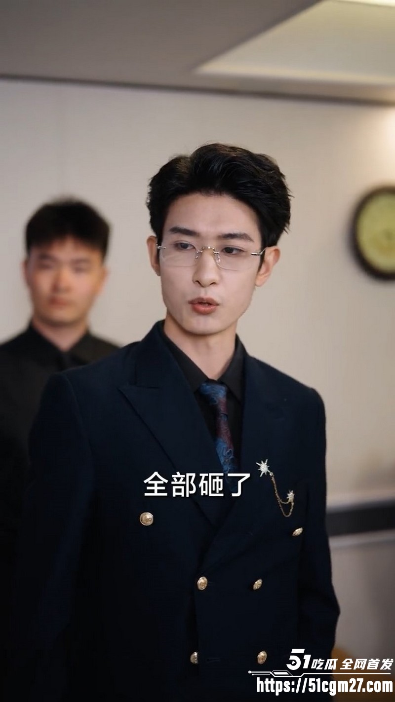 热播短剧清明祭祖撞破老婆的双重人生全集 8 热播短剧清明祭祖撞破老婆的双重人生全集 8