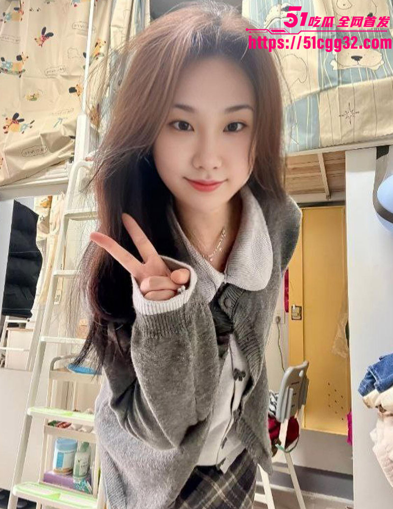 3 3