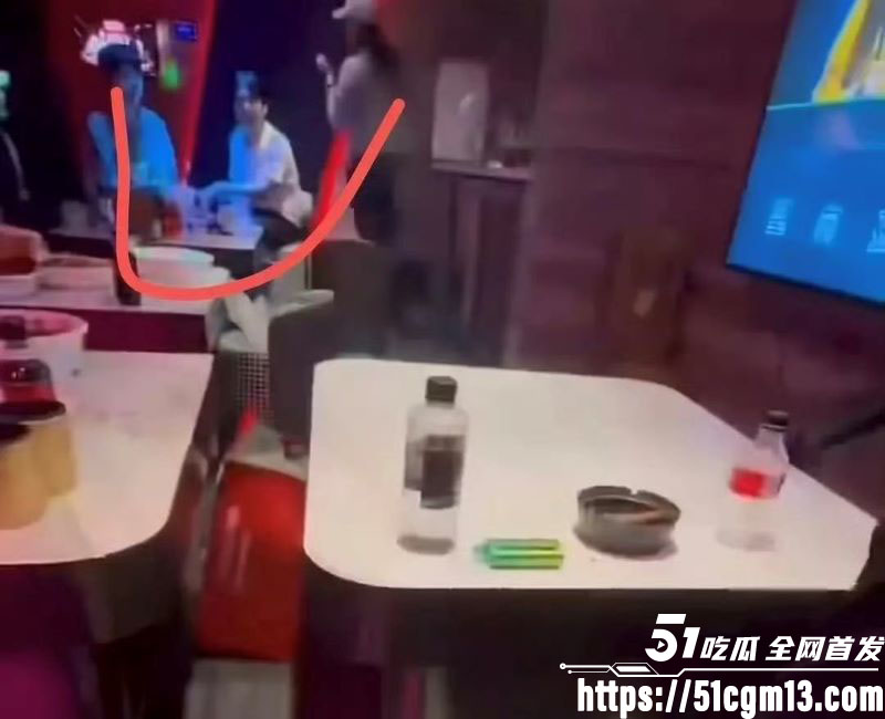 刘昊然郭麒麟严浩翔商K视频爆出 12 刘昊然郭麒麟严浩翔商K视频爆出 12