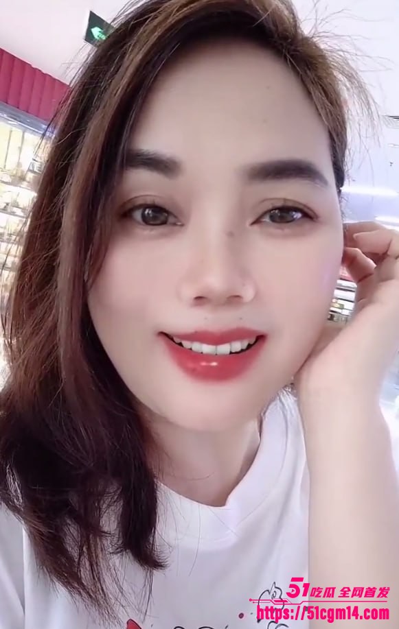 肥臀大奶熟女尤物轻舞小梅定制福利合集 1 肥臀大奶熟女尤物轻舞小梅定制福利合集 1