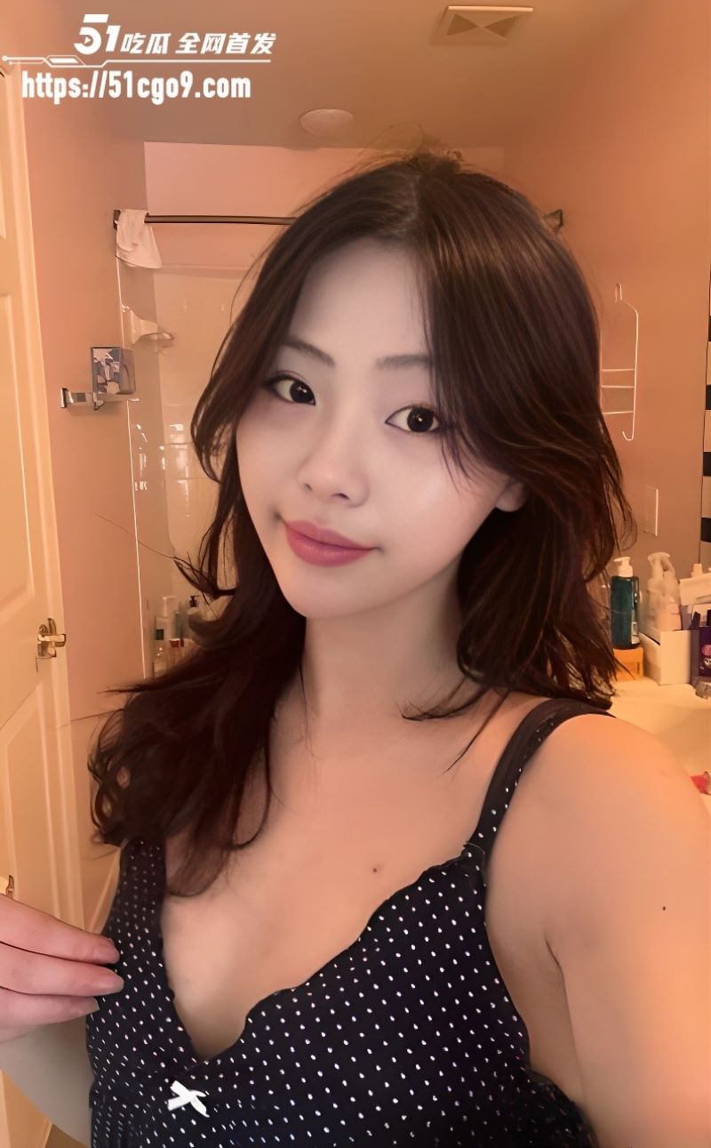 亚裔御姐被金主远程调教 1 亚裔御姐被金主远程调教 1