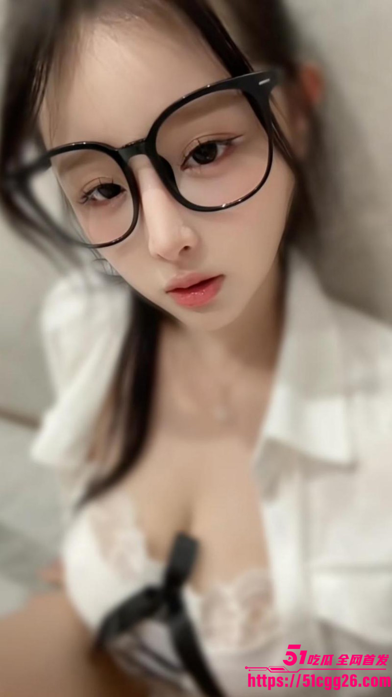 抖音网红兔兔baby与金主裸聊自慰05 抖音网红兔兔baby与金主裸聊自慰05