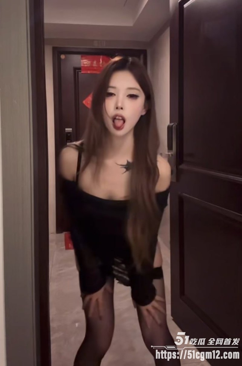 鱼鱼hutu012黑丝自慰1 鱼鱼hutu012黑丝自慰1