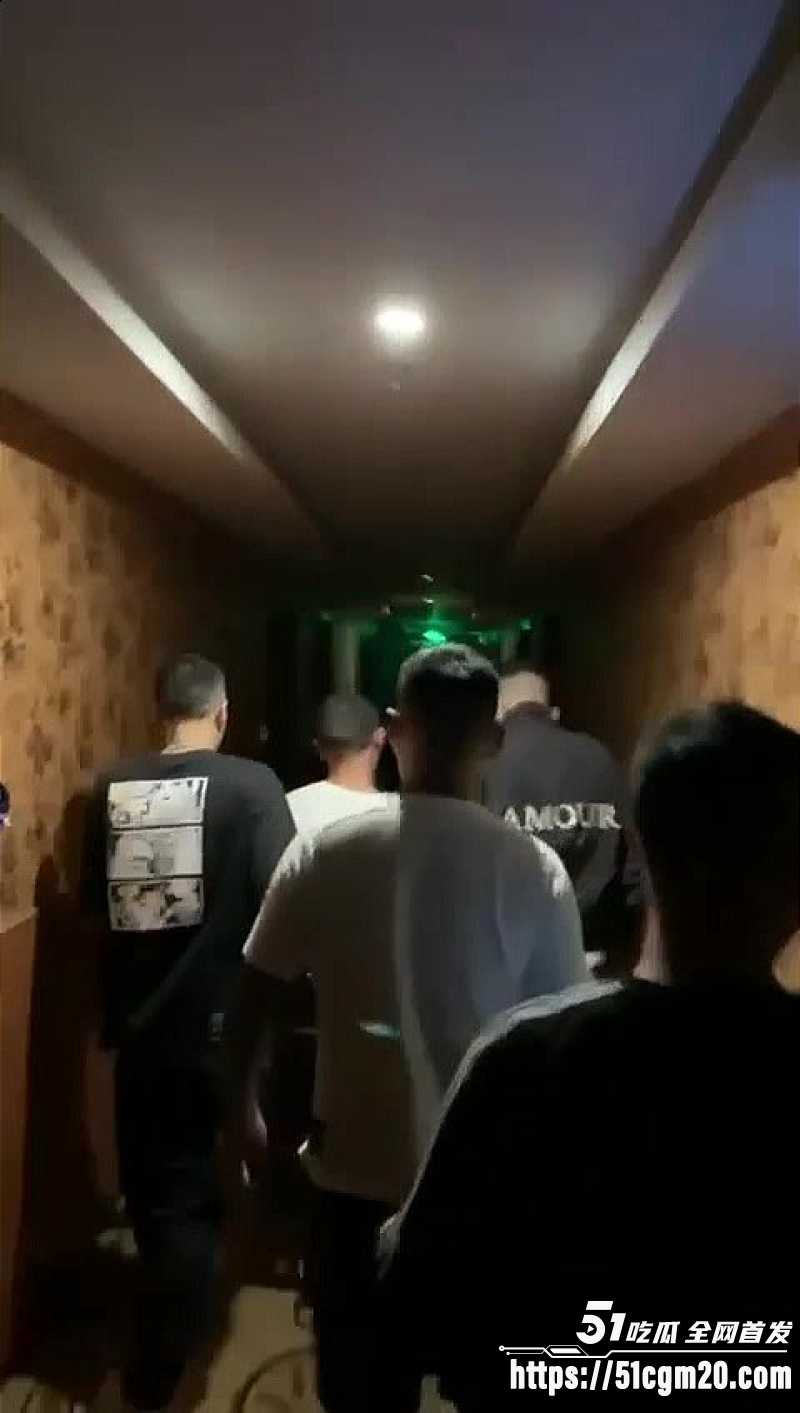 原配带兄弟抓奸现场直击 1 原配带兄弟抓奸现场直击 1