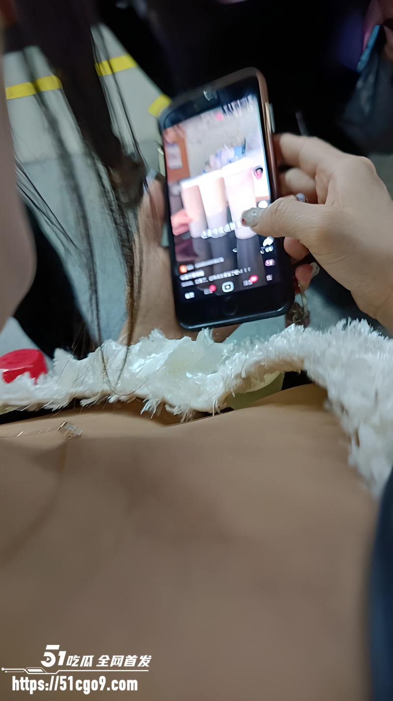 地铁高抄抓拍抄胸4 地铁高抄抓拍抄胸4