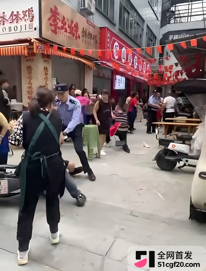 德阳小吃街群架现场曝光 5 德阳小吃街群架现场曝光 5